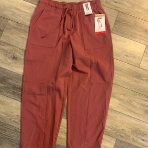 Mondetta Cargo Pants - Dusty Rose. Size M